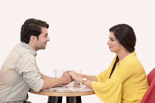 how to make girls fall in love with you